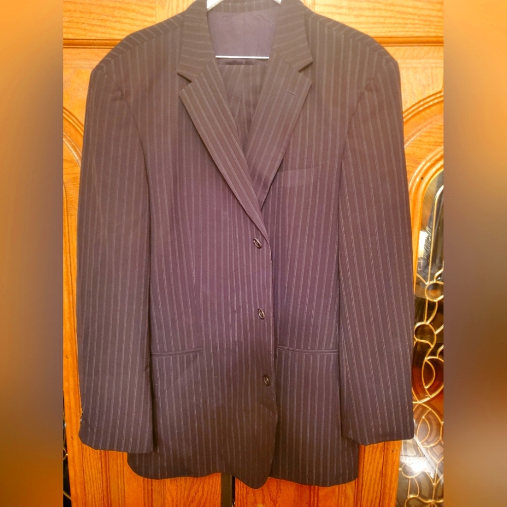 MENS Hugo Boss Suit 50L